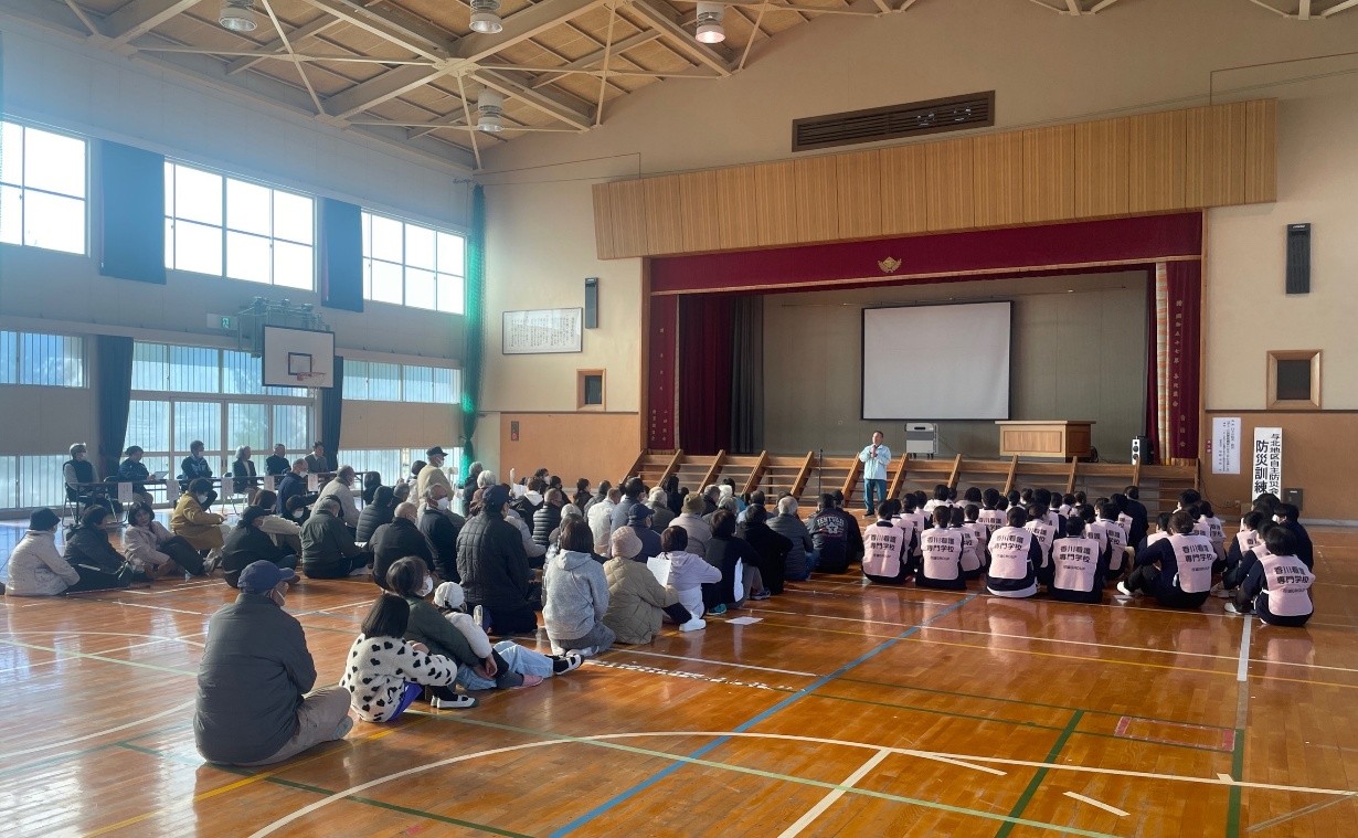 与北小学校体育館での訓練開始式